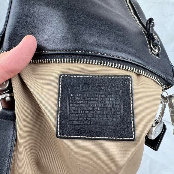 Authentic Coach Runway Black Leather Crossbody Messenger Bag Purse 9" x 7.5" - Picture 7 of 7